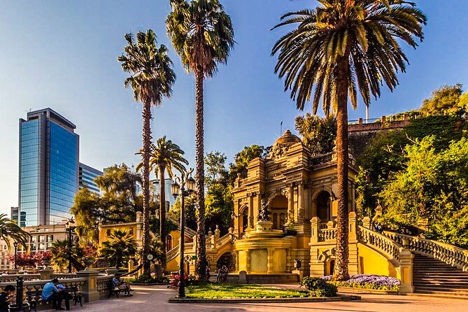 Traditional City Tour - La Moneda Palace and Chilean government
