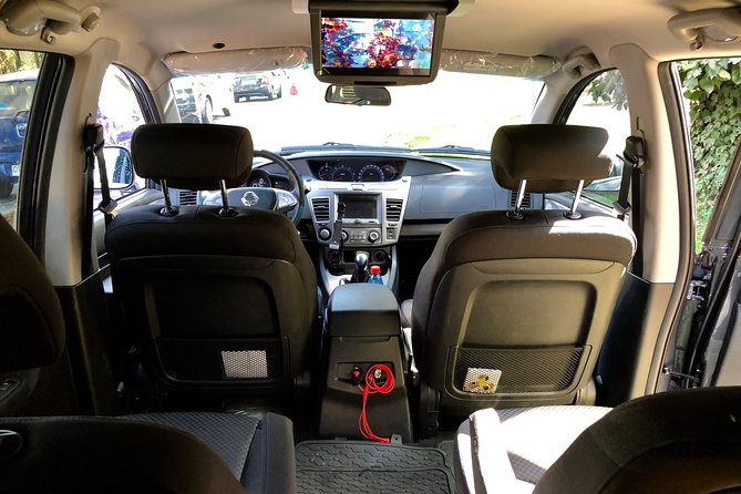 Transfer Airport/Port - Hotel - Meeting your driver at Santiago Airport