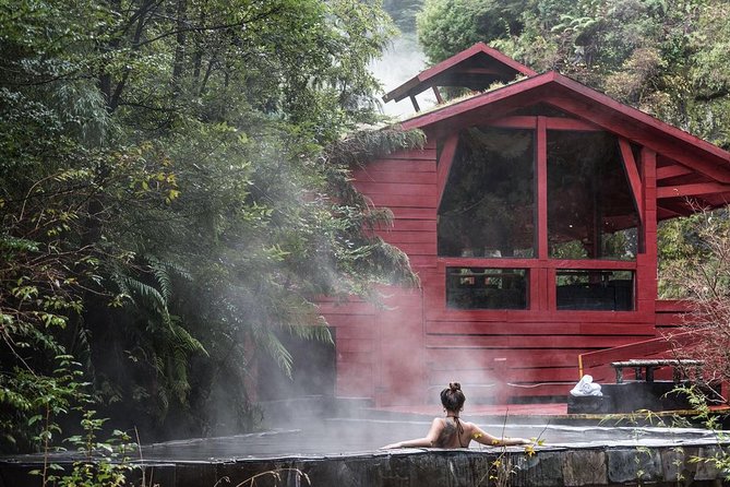 Trekking Mirador el volcano + Geometric hot springs - Key points before you book