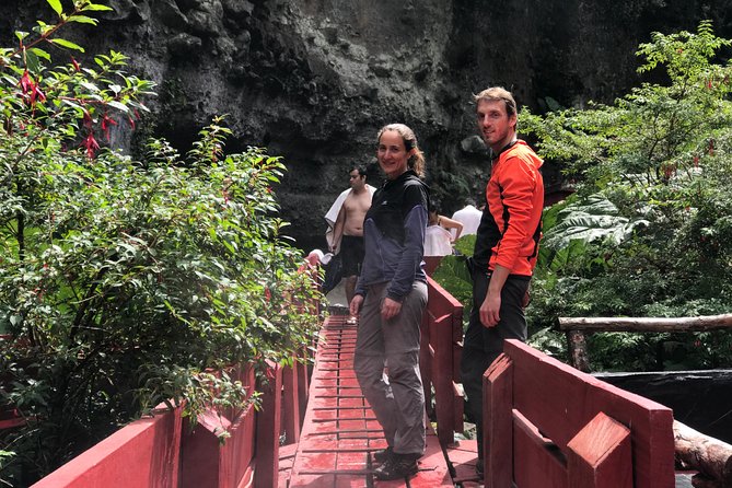 Trekking Mirador el volcano + Geometric hot springs - What the guide and private format add