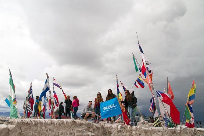 Uyuni Salt Flats 4-days tour from Atacama> private room available - Laguna Colorada and the first night in Villa Mar