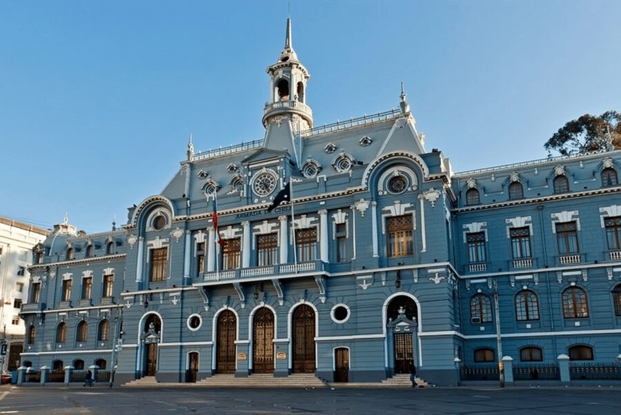 Valparaiso : Must-See Sites Walking Tour With A Guide - Cafes, Paseo Dimalow, and Reina Victoria