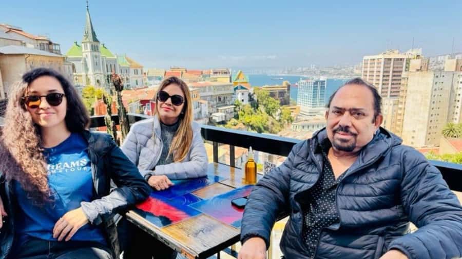Valparaíso, Viña del Mar and Casablanca Full Day Experience - Ascensor Reina Victoria is more than a viewpoint