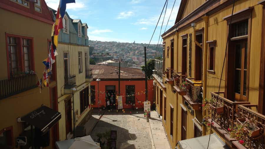 Valparaíso, Viña del Mar and Casablanca Full Day Experience - Casablanca turns the afternoon toward wine