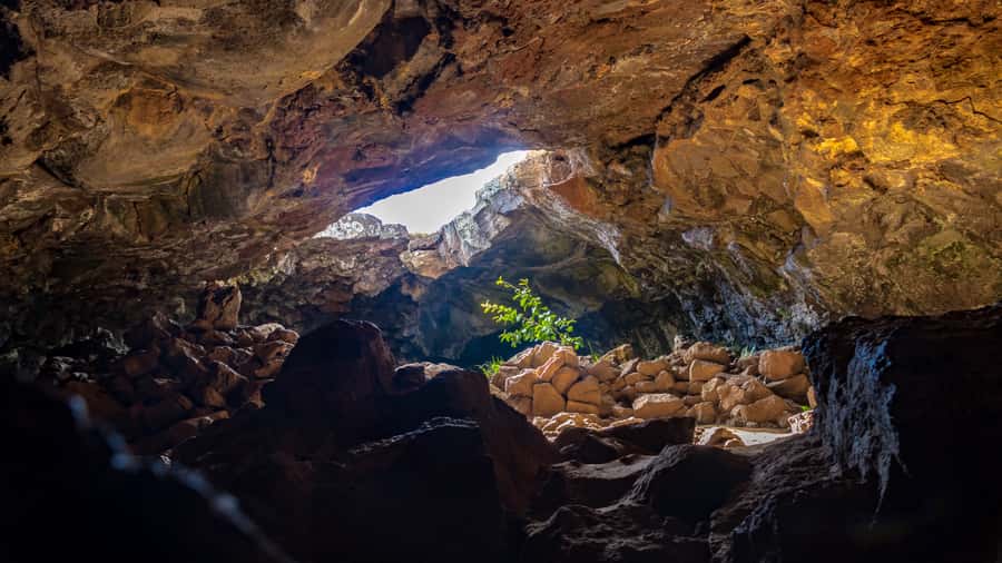 Volcanic Refuges: Excursion to Underground Civilization - What the private format really gives you