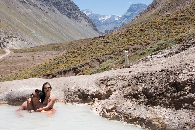 Volcano & Hotsprings 4K - Lunch with an Andean view