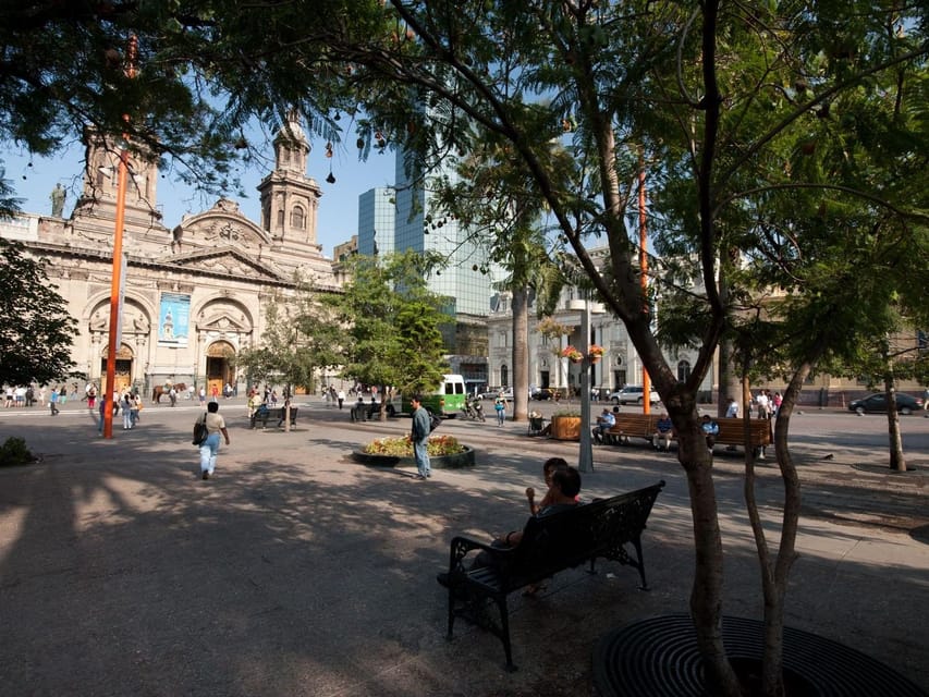 Walking City Tour with Funicular, Cable Car and Tasting - Empanada and Mote con Huesillo